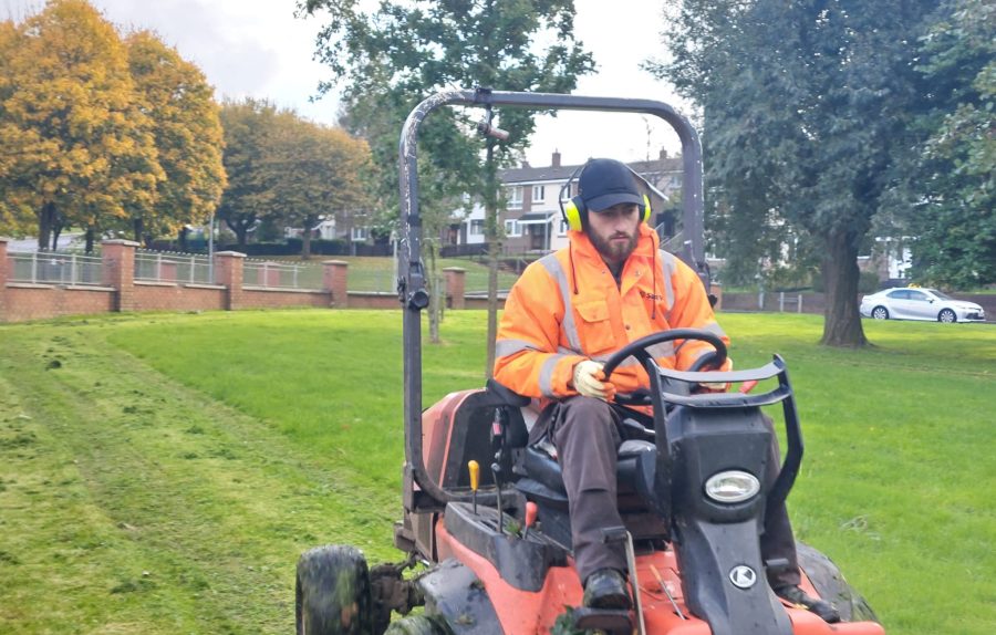 Servo-Grass-Cut-Pic-2-900x574